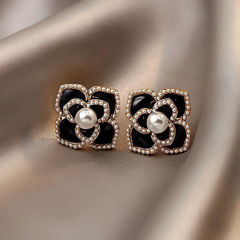 Women's Gold Plated French Entry Lux Pearl Fashion Dignified Earrings