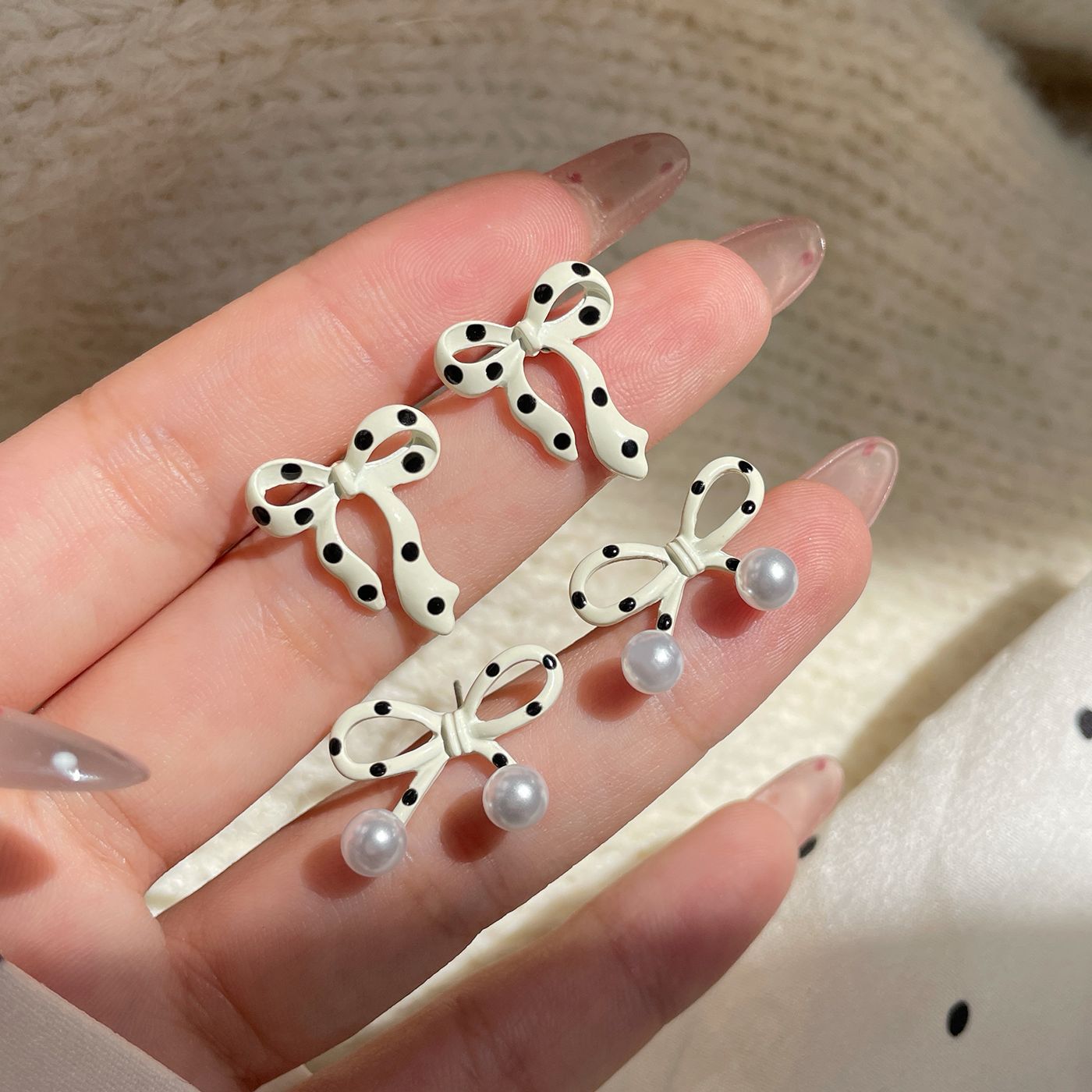 Women's White Polka Dot Bow Pearl Sier Needle Earrings