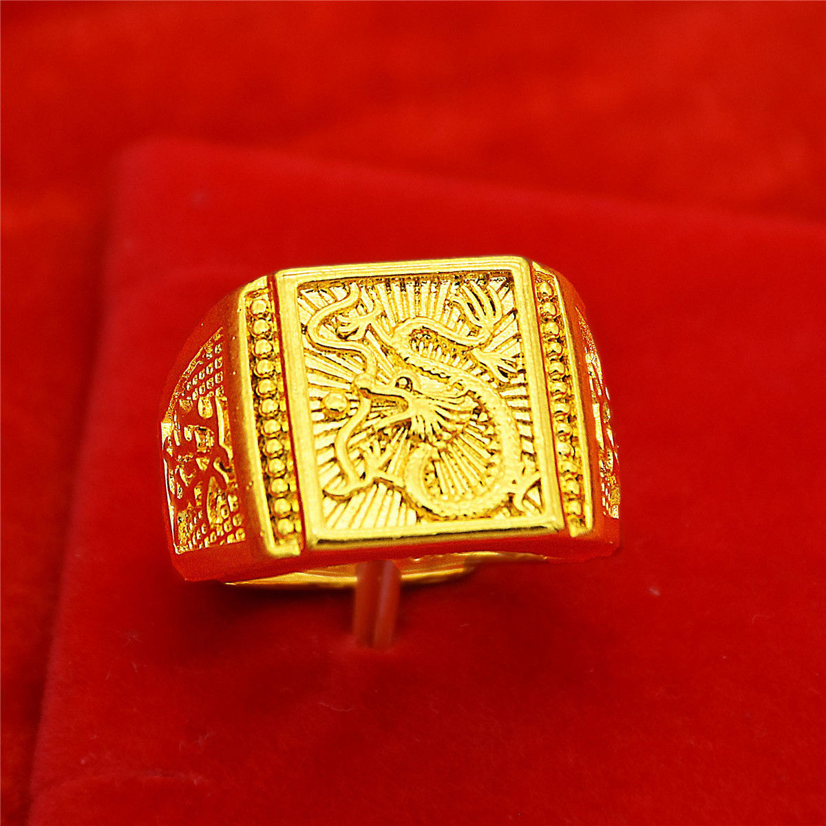 Men's Placer Gold Imitation Jade Around With Rings
