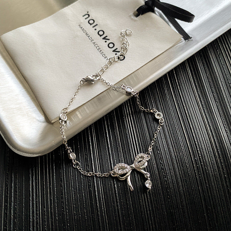 Women's Style Love Camellia High Sense Light Bracelets