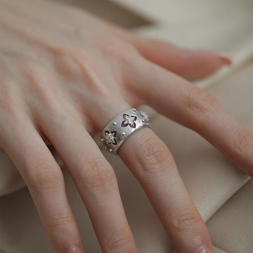 Clover Female National Temperament Special Interest Light Rings