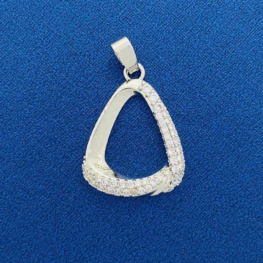 Random Match Fashion Classic Source Ornament Pendants
