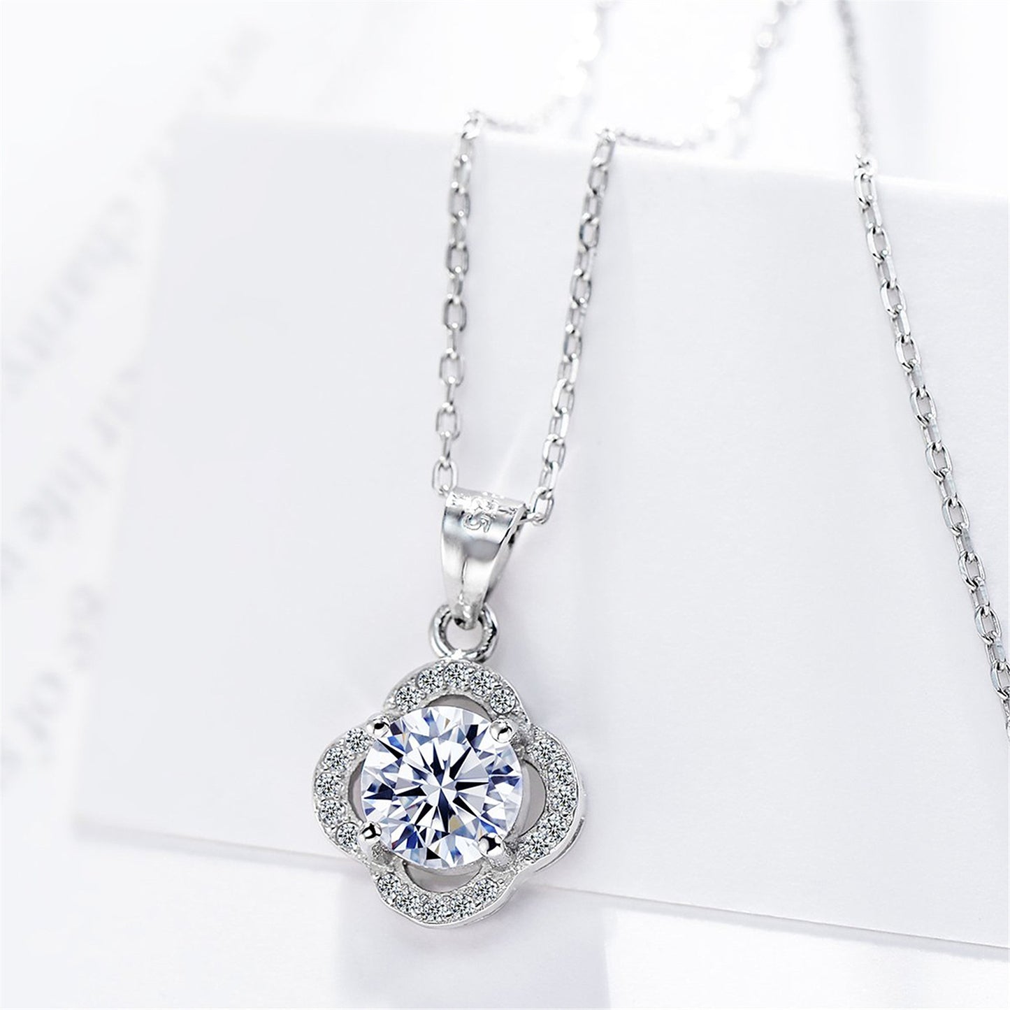 Sier Stylish Simple Versatile Four-leaf Clover Short Pendants