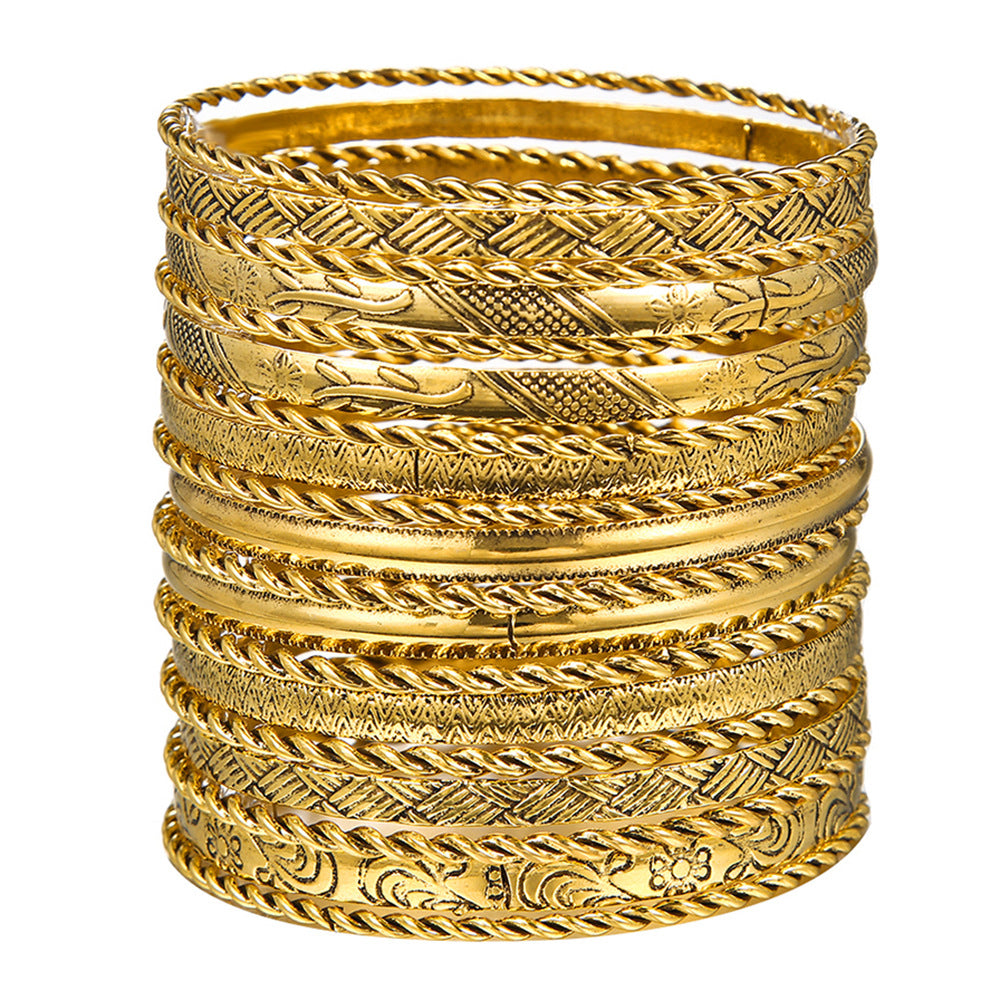 Women's Metal Retro Twin Gold Beating Pattern Bracelets