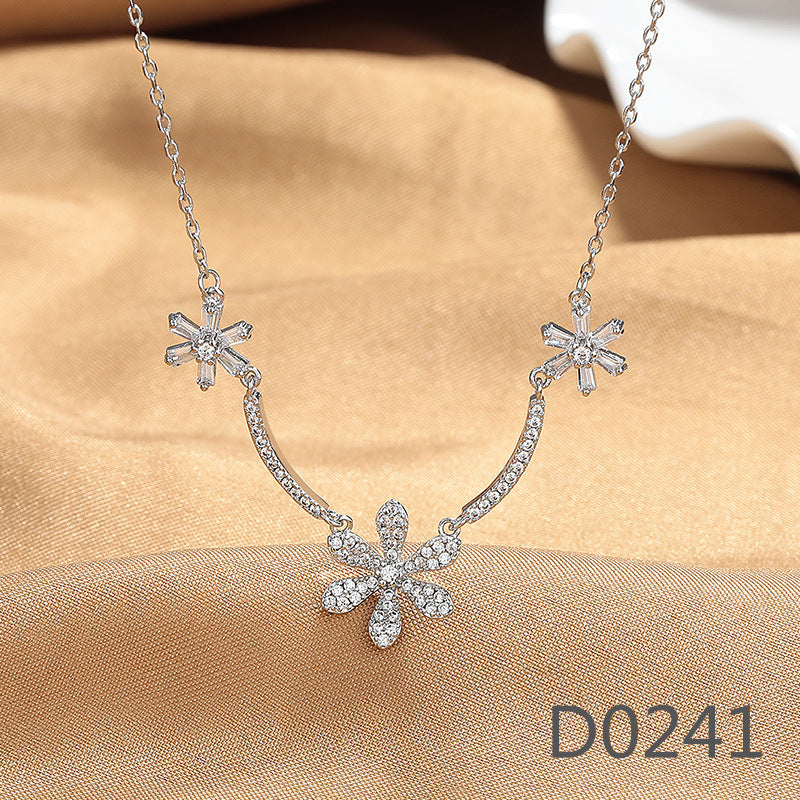 Women's Sweet Micro Inlaid Zircon Flower High-grade Necklaces