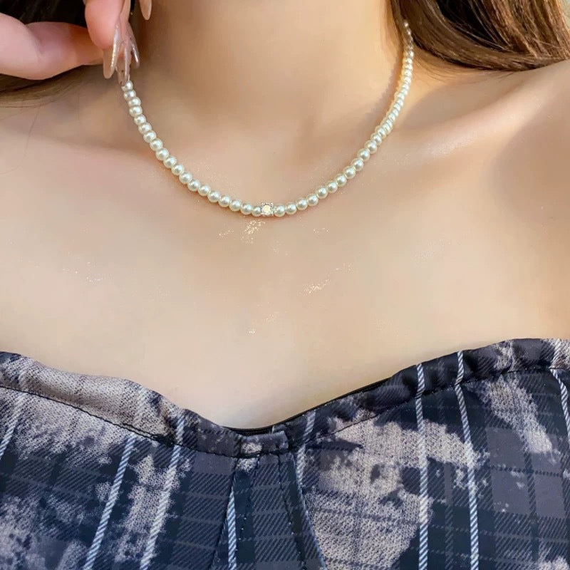 Women's Elegance French Classic Style Clavicle Chain Necklaces