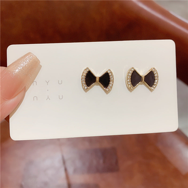 Sier Bow Pearl Classic Style Alphabet Rings