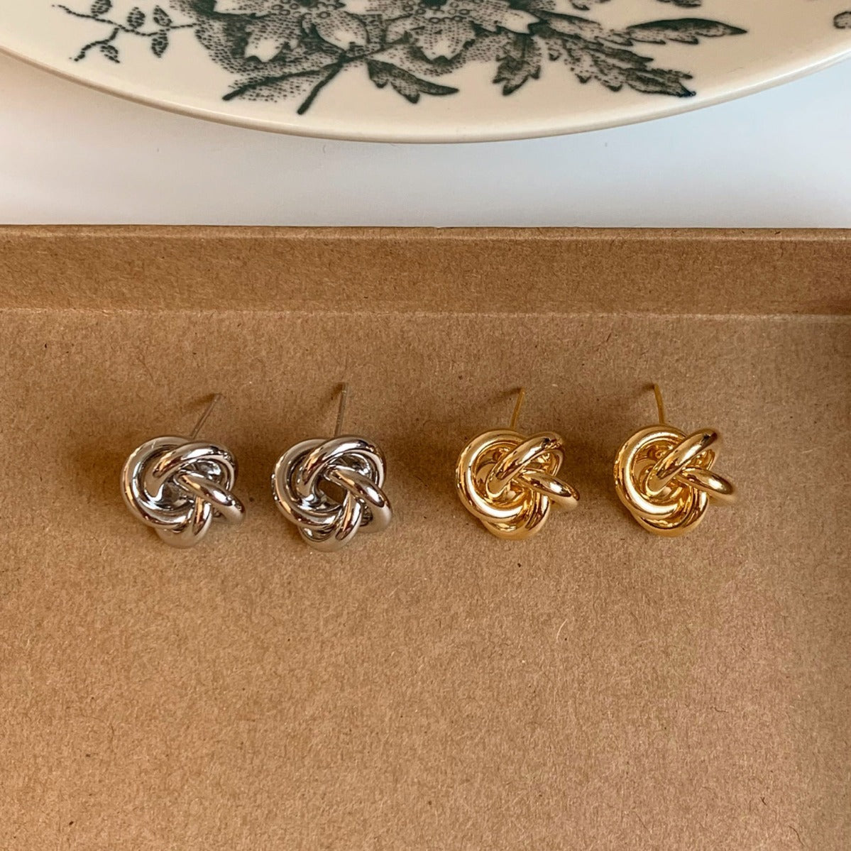 Twist Simple Design Minority Hollow Metal Earrings