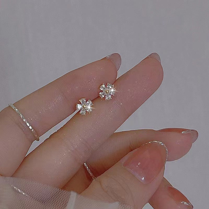 Women's Exquisite High-grade Crystal Flower Ear Trendy Graceful Petite Earrings