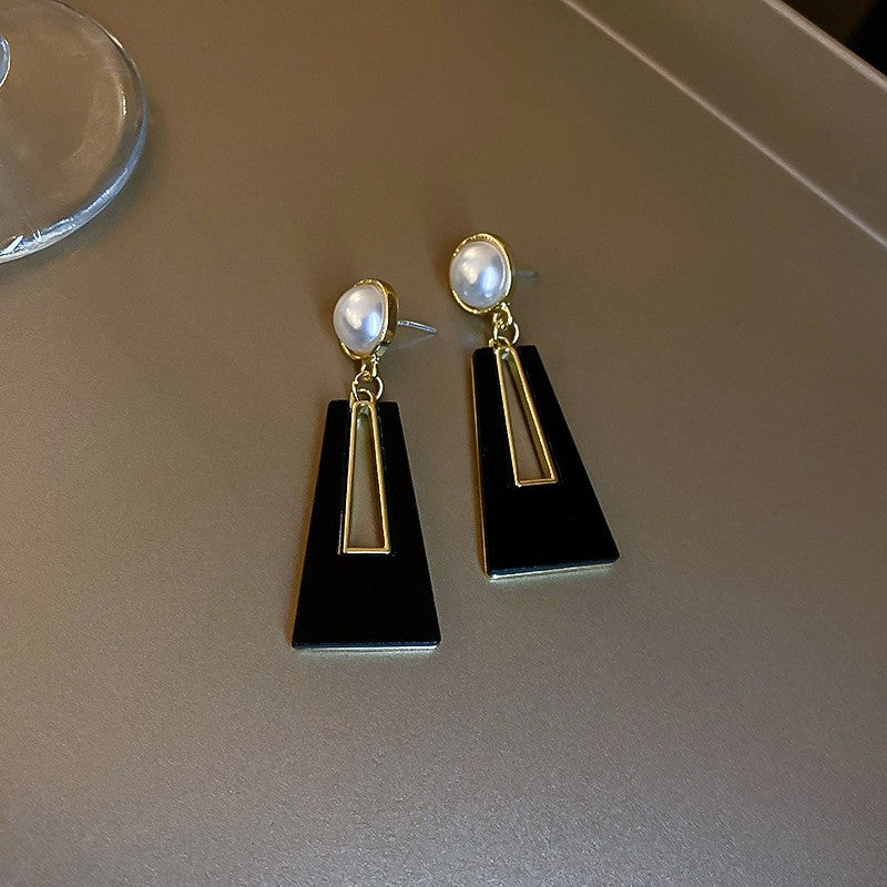 Needle Black Crystal Geometric Ear Minority Fashion Temperament Entry Earrings
