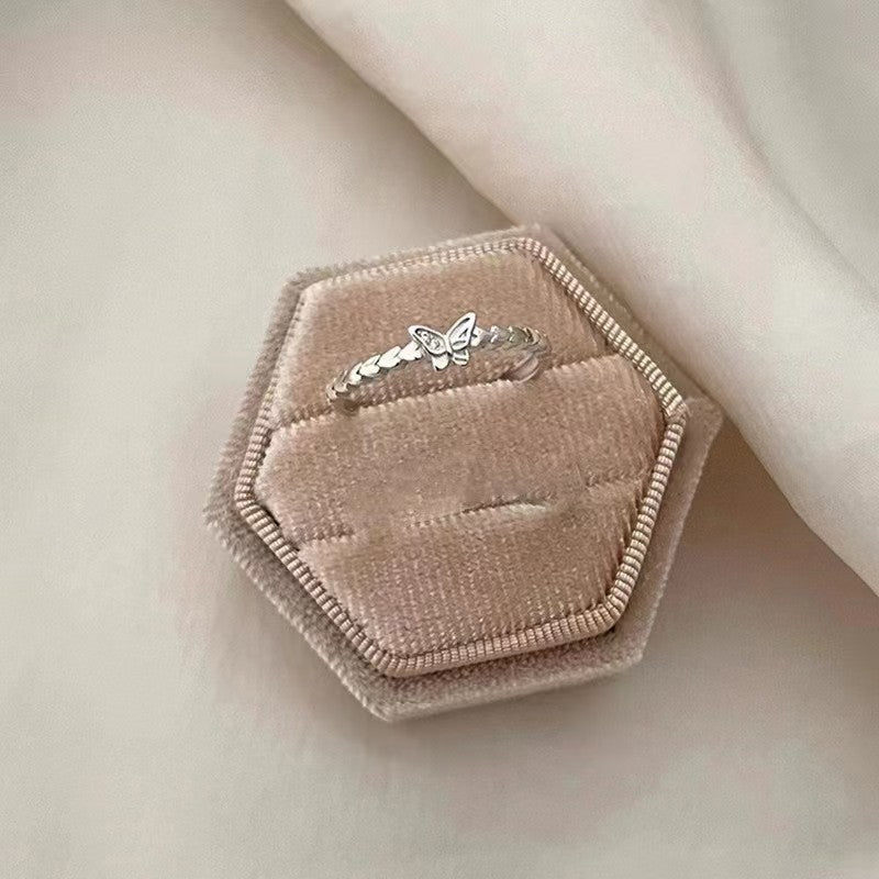 Women's Design High Fashion Personality Affordable Luxury Simple Rings