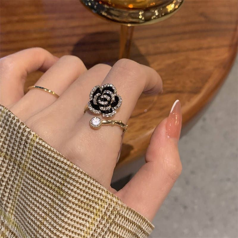 World Black Camellia Female High Sense French Classic Style Rings