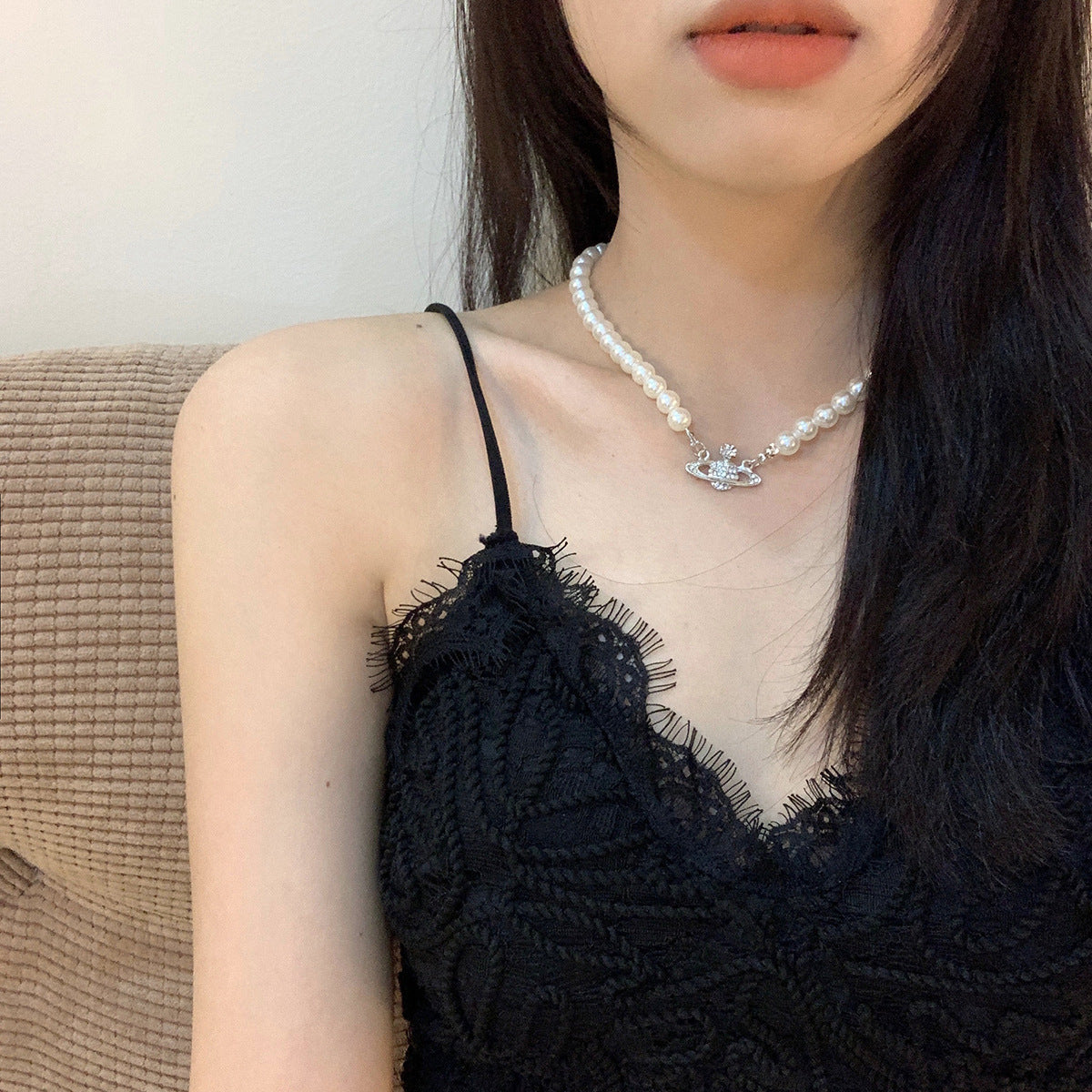Chain Female Hot Pearl Design Light Pendants