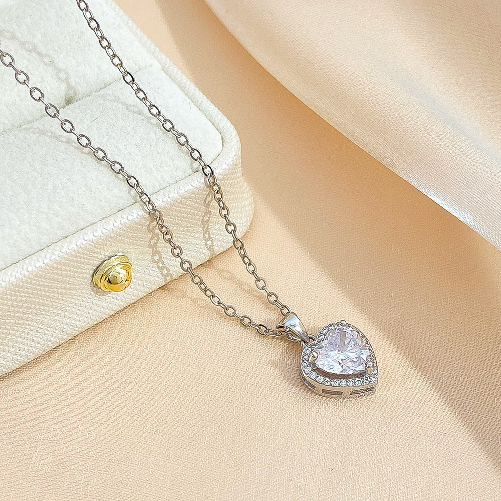 Simple Zircon Love Trendy Temperament Heart-shaped Collarbone Light Necklaces