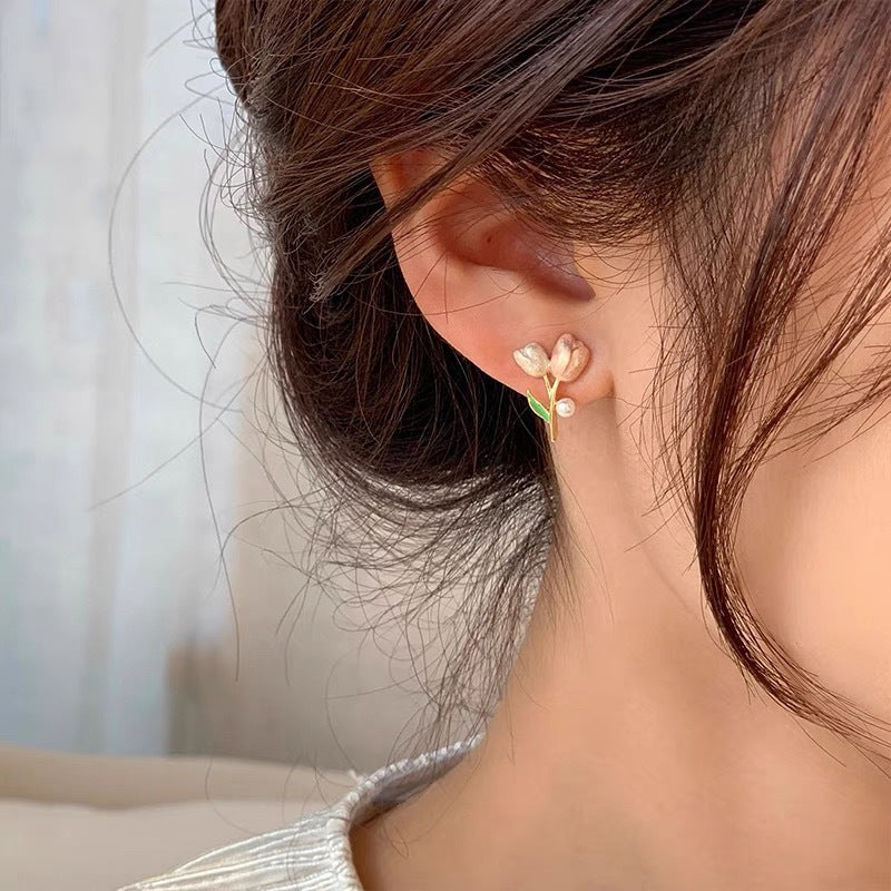 Women's Small Exquisite Design Sense Trendy Autumn Earrings