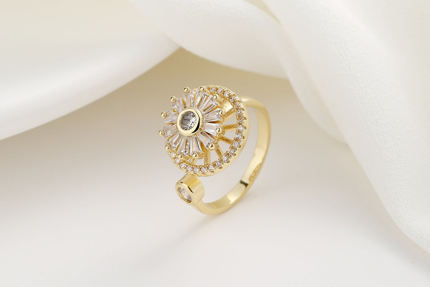 Female Rotating Clover Niche Opening Adjustable Rings