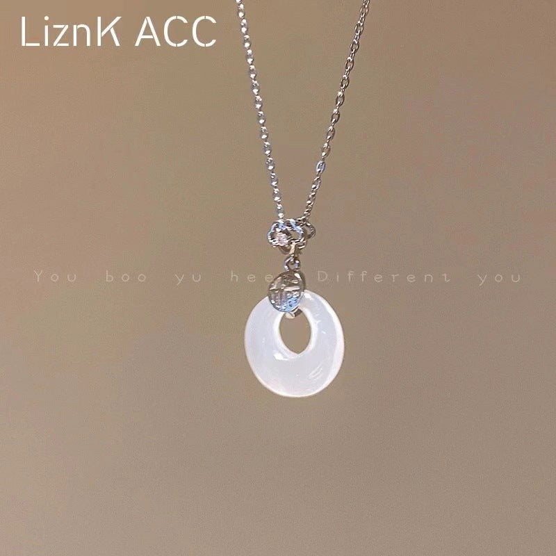 Women's Style Pearl Light Luxury High-grade Clavicle Necklaces