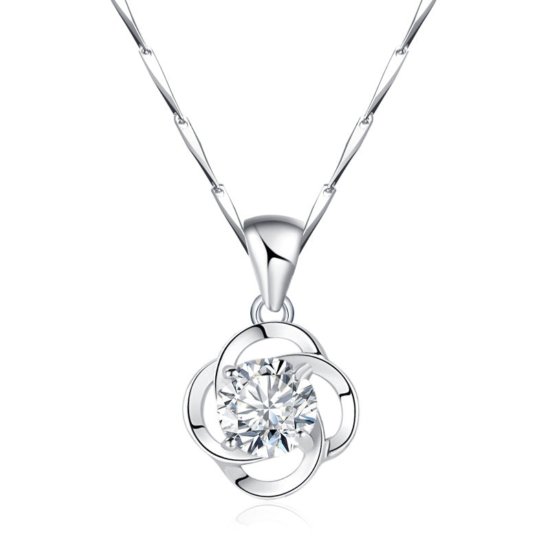 Women's Simple Hollow Lucky Four-leaf Clover Clavicle Pendants