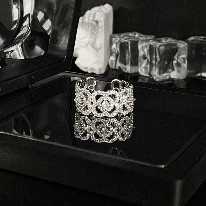 Clover Open Female Light Luxury High Sense Rings