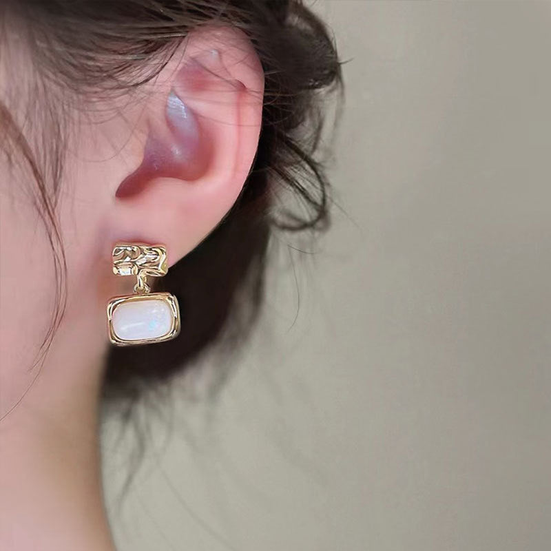 Women's Retro Geometric Square Irregular Light Luxury High-grade Earrings