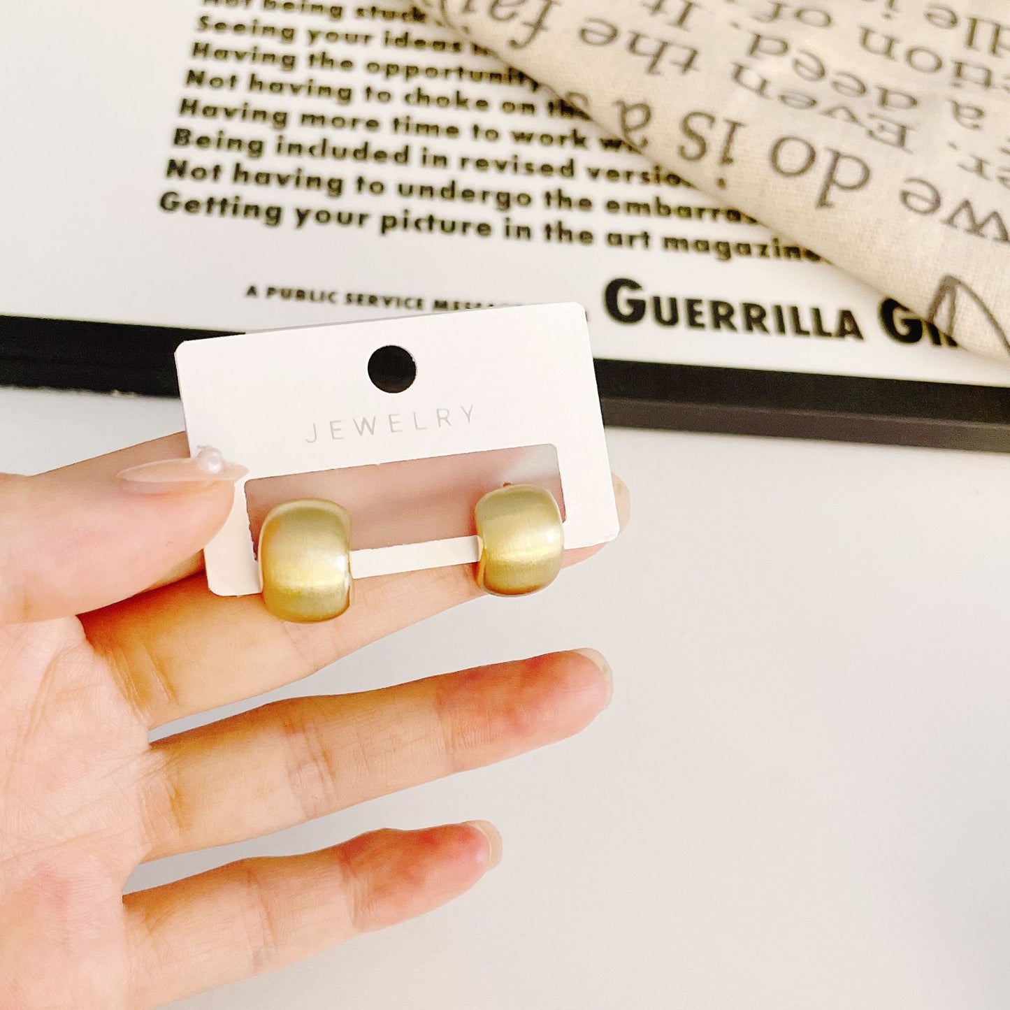 Niche Shaped Bean-shaped Simple Graceful Petite Earrings