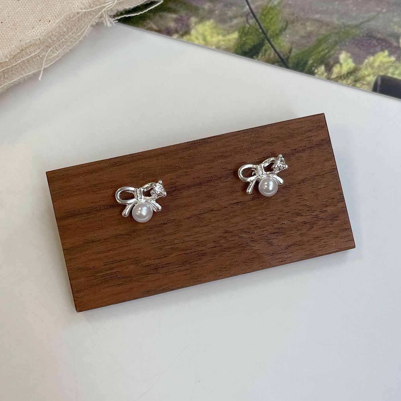 Women's Simple Compact Love Eardrops Sier Needle Elegant Earrings