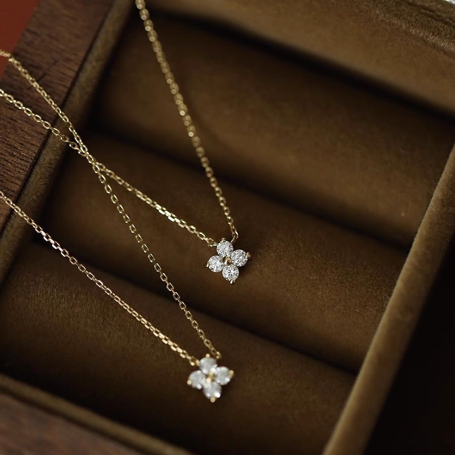 Women's Gold-plated Clover Small Clavicle Chain Light Luxury Necklaces