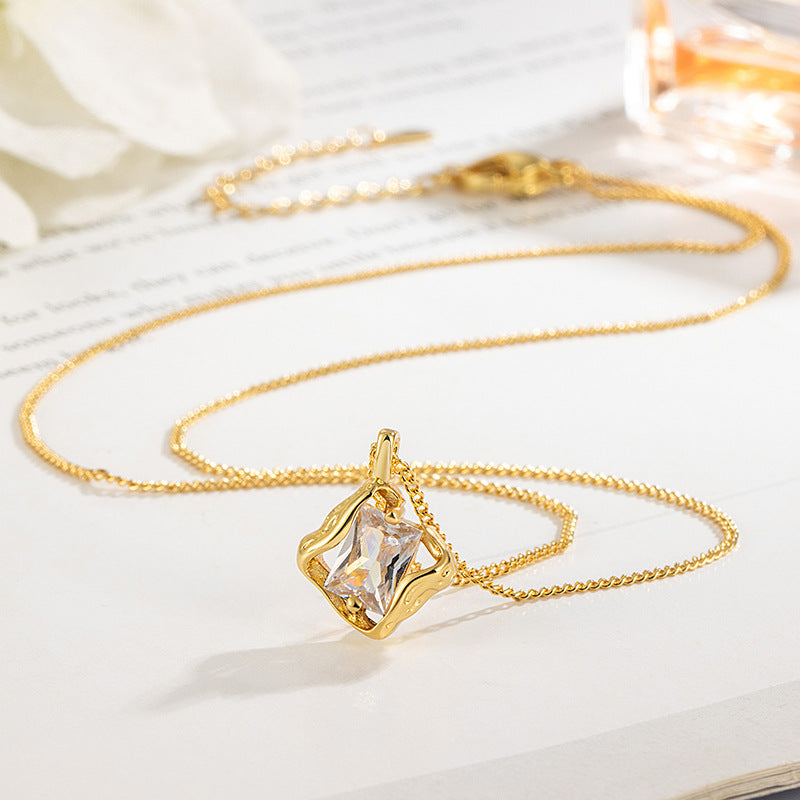 Summer High-grade Female Daily Commuter Shiny Necklaces