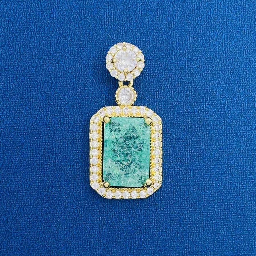 Models Match At Ease Ornament Without Pendants