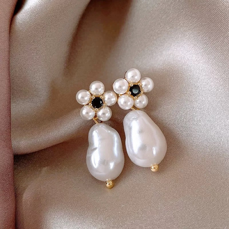 Women's Gold Plated French Entry Lux Pearl Fashion Dignified Earrings