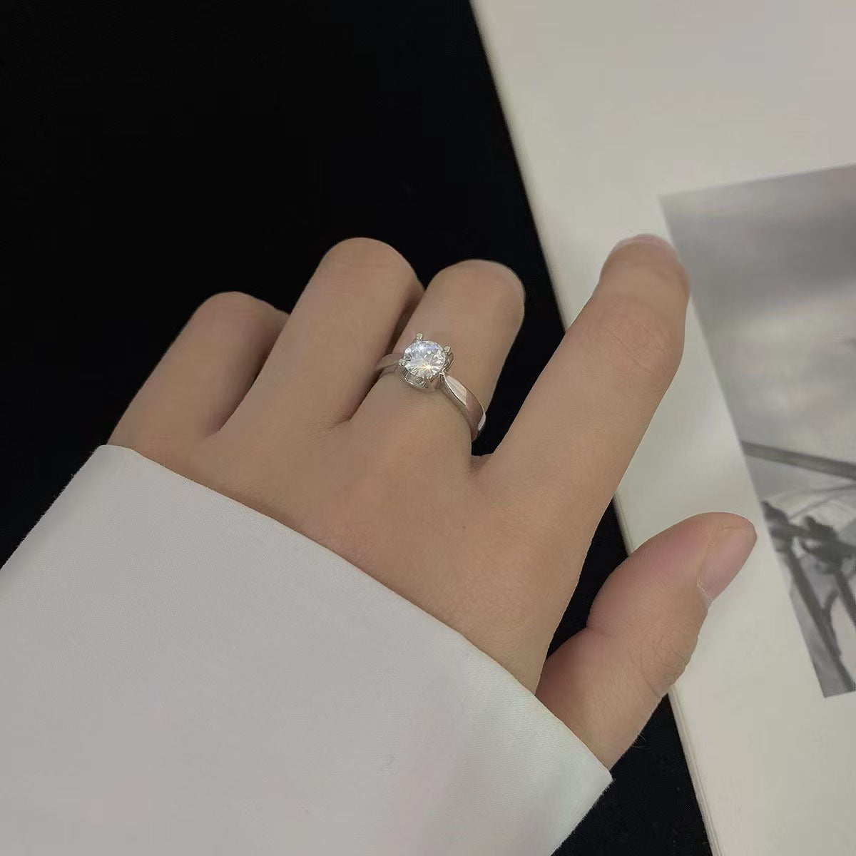 Women's Design High Fashion Personality Affordable Luxury Simple Rings