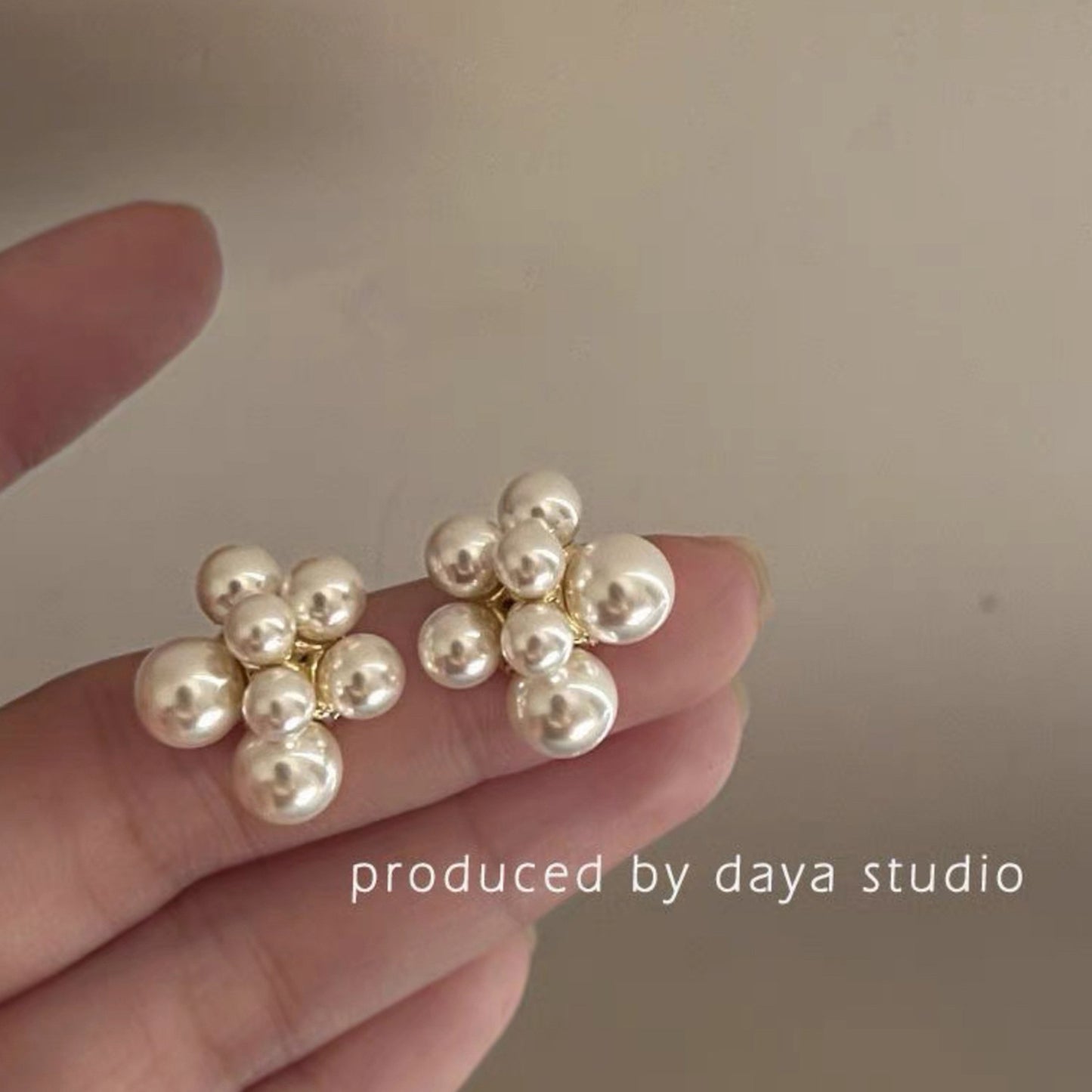 Women's Pearl Ear Clip Retro Minority High-grade Earrings