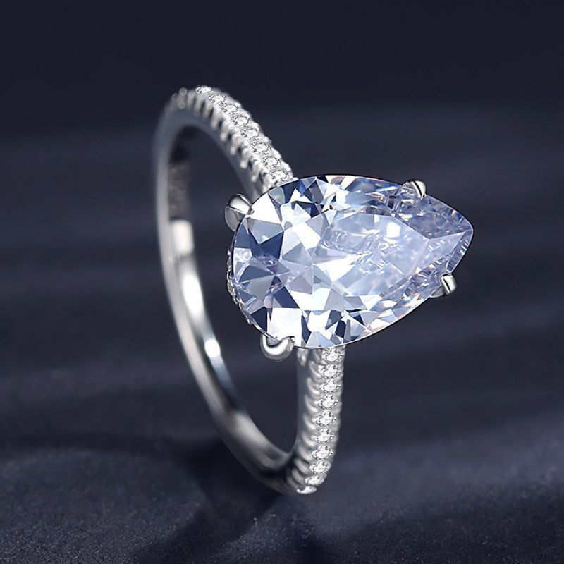 Women's Micro Setting Fashion Denier Artificial Diamond Rings