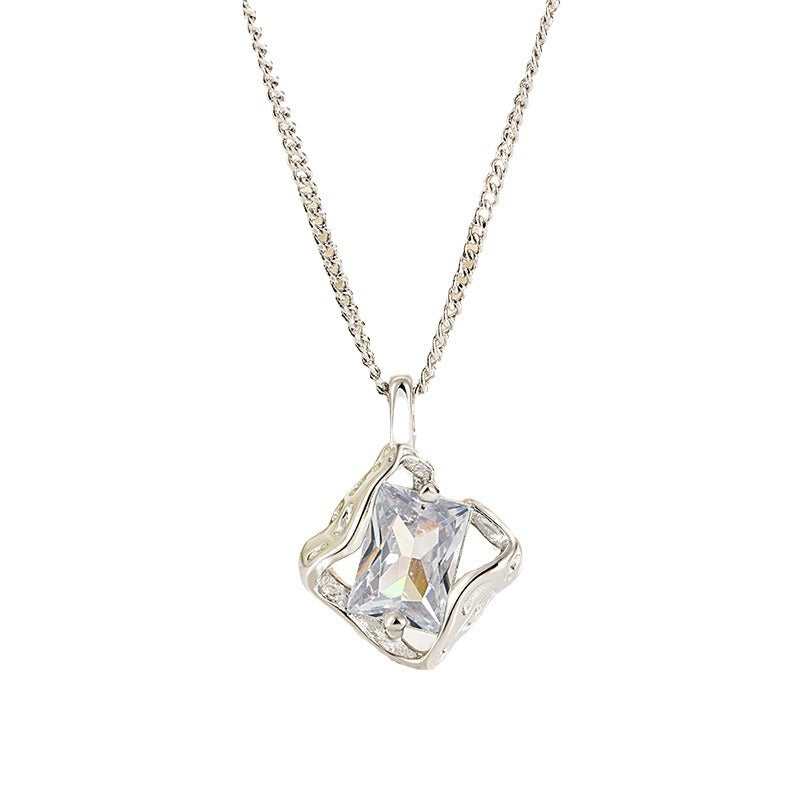 Summer High-grade Female Daily Commuter Shiny Necklaces