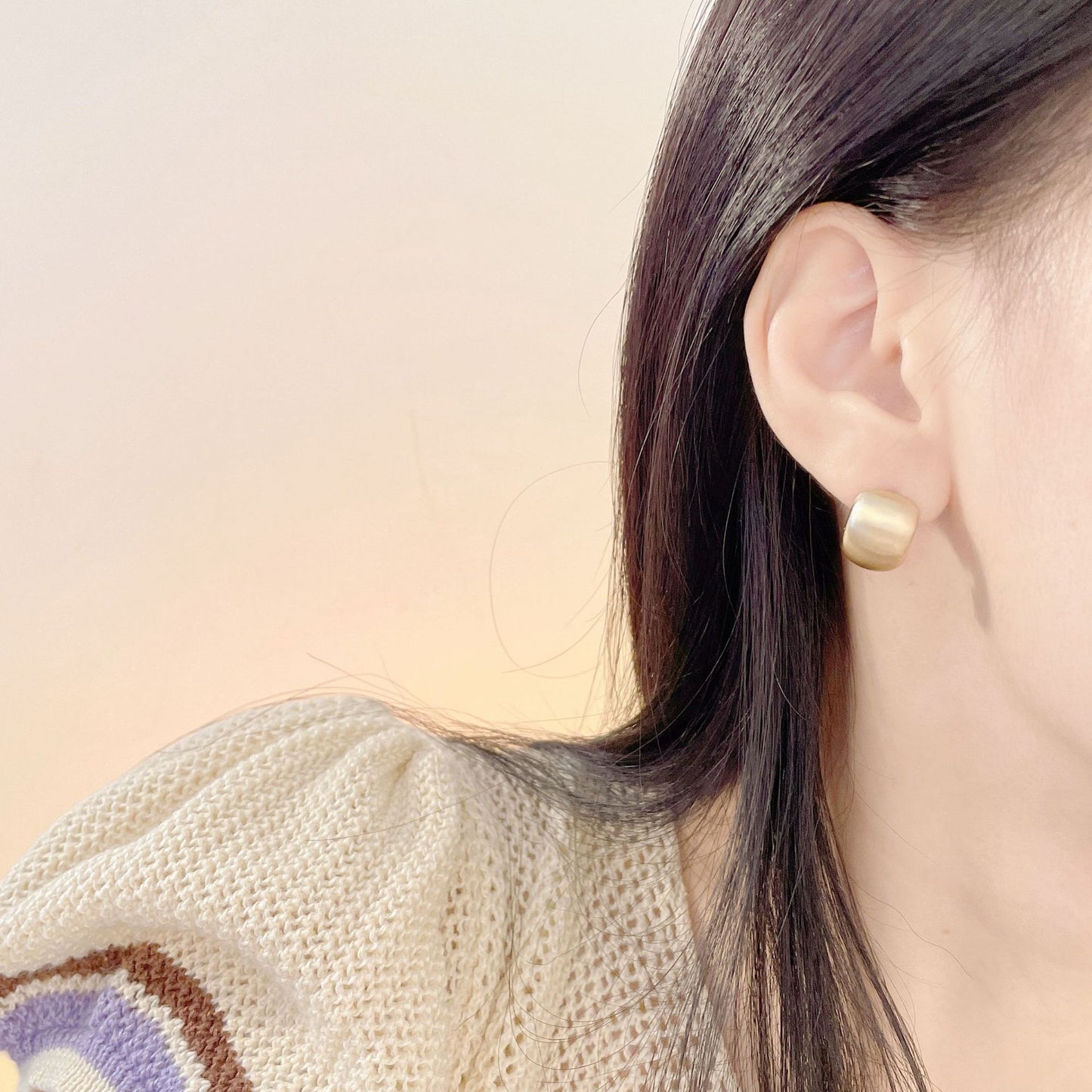Niche Shaped Bean-shaped Simple Graceful Petite Earrings