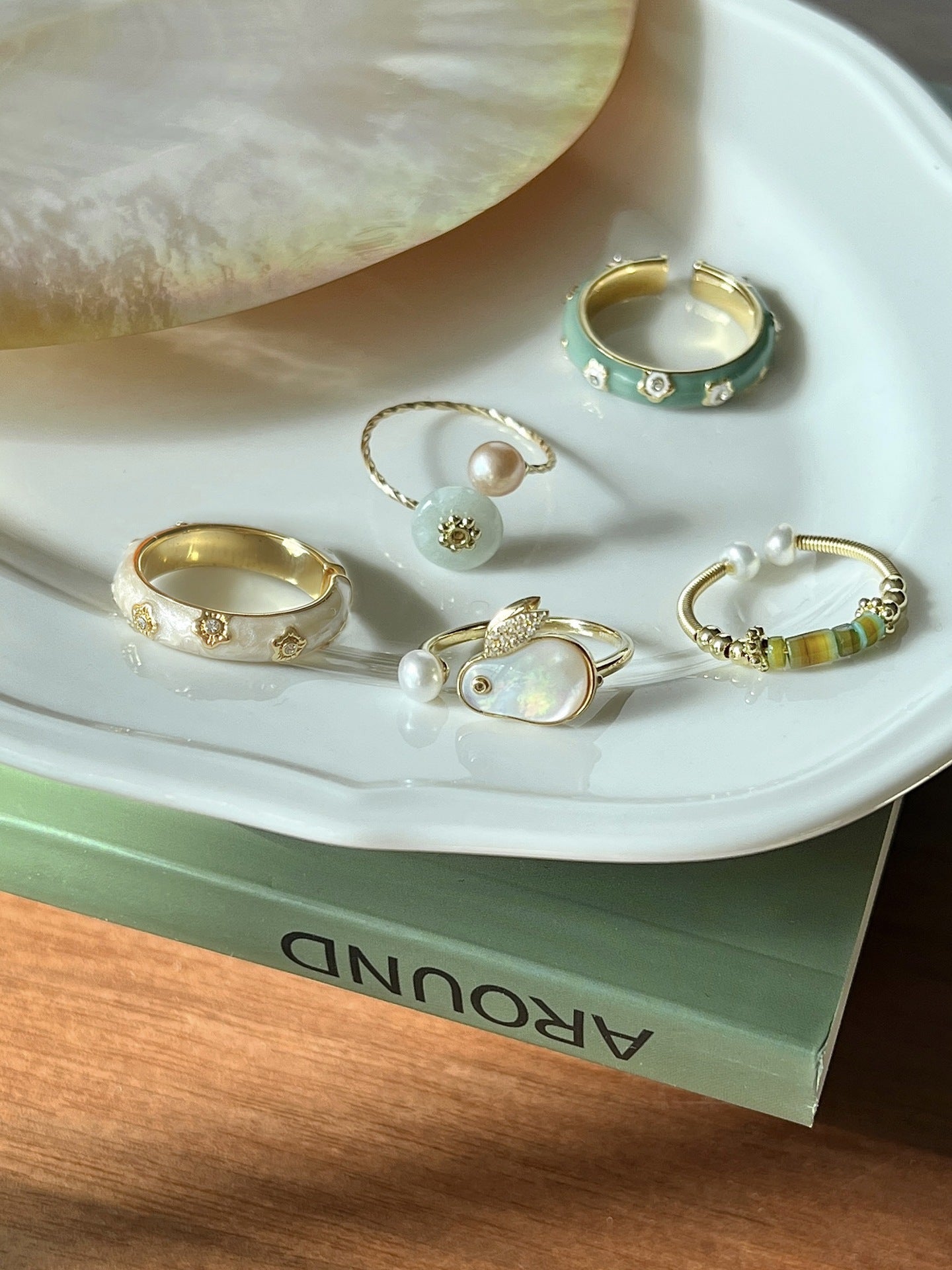 Bunny Pearl Trendy Hepburn Style Female Design Rings