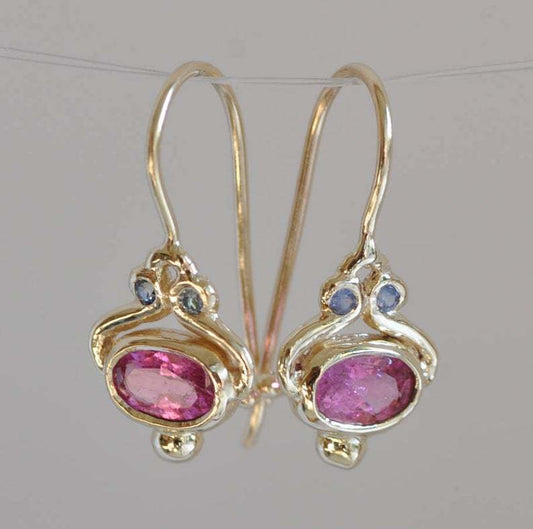 Women's Gold Plated Vintage Inlaid Red Gemstone Earrings