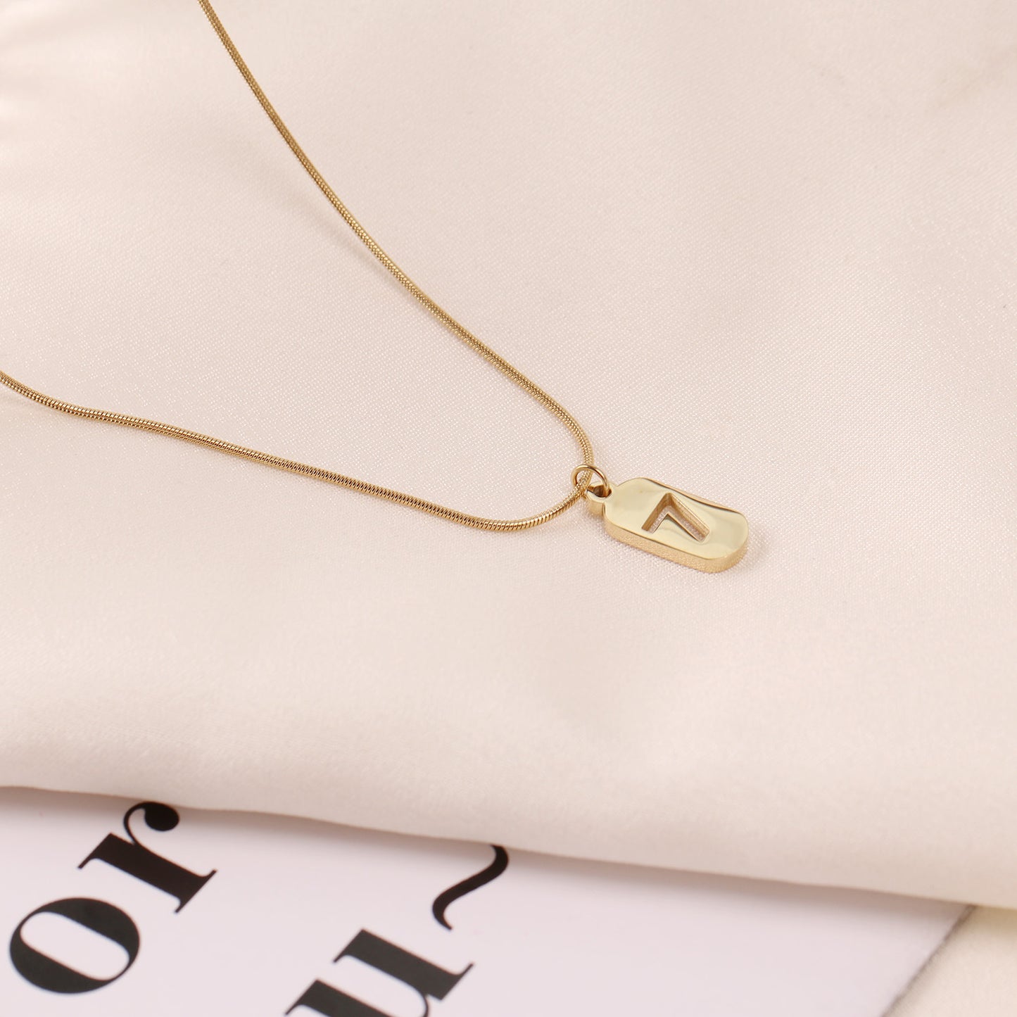 Graceful Exquisite Cold Wind Clavicle Chain Necklaces