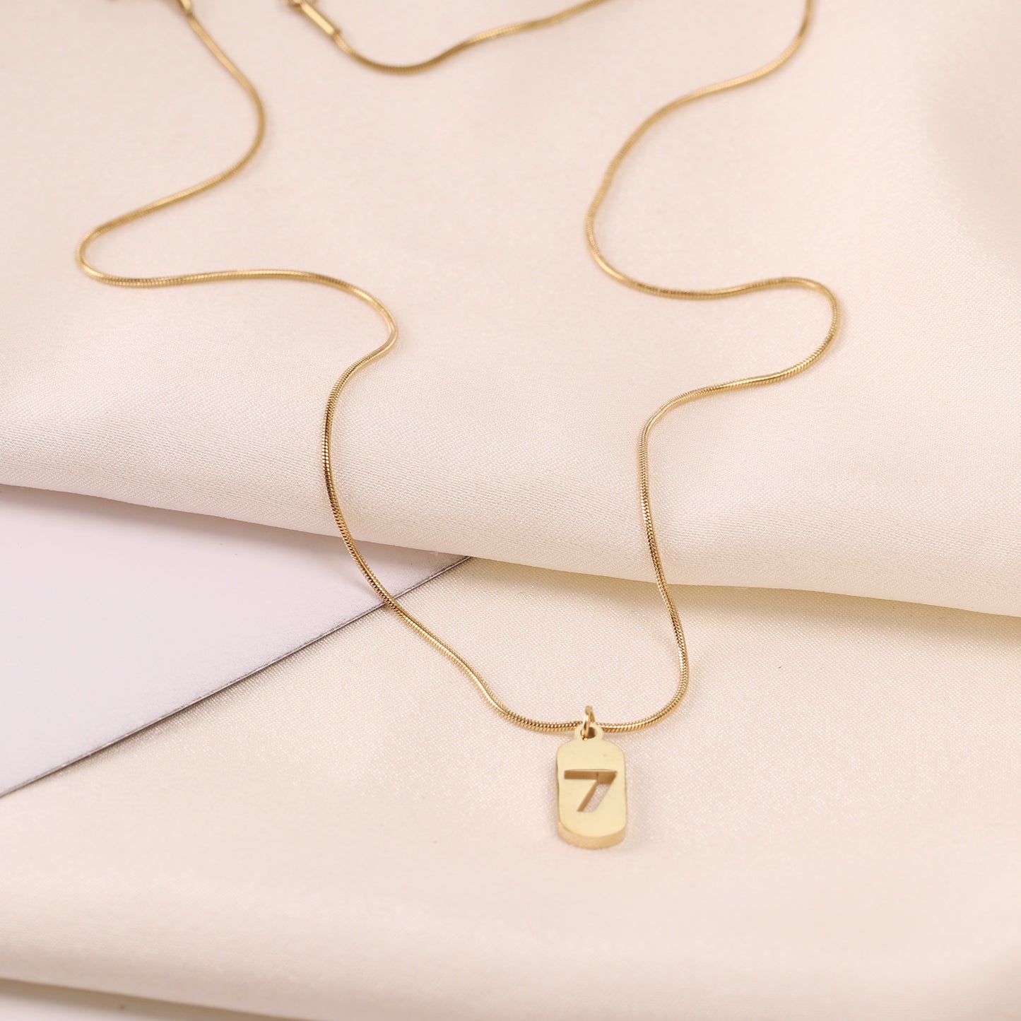 Graceful Exquisite Cold Wind Clavicle Chain Necklaces