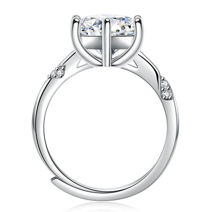 Beautiful Moissanite Live Streaming On Karat Rings