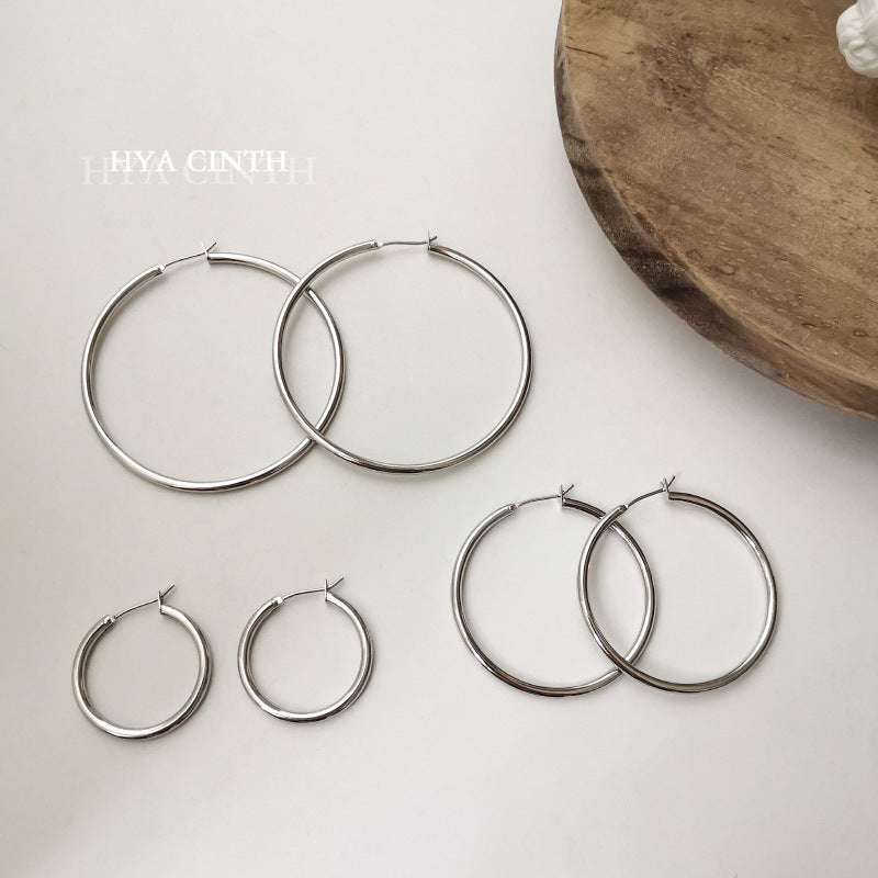 Women's Simple Round Minimalist Hollow Ear Hoop Jewelry Earrings