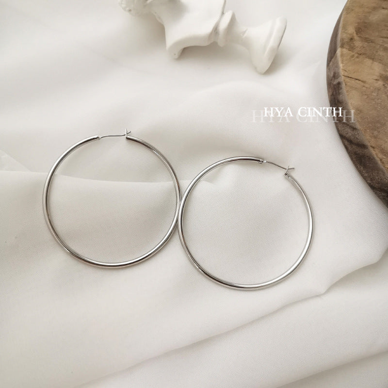 Women's Simple Round Minimalist Hollow Ear Hoop Jewelry Earrings