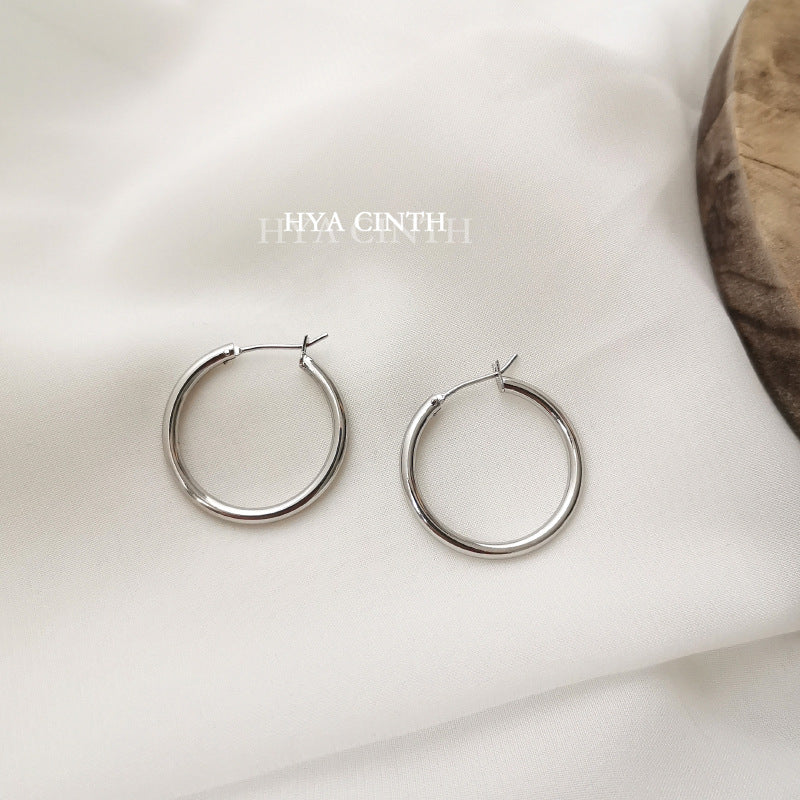 Women's Simple Round Minimalist Hollow Ear Hoop Jewelry Earrings