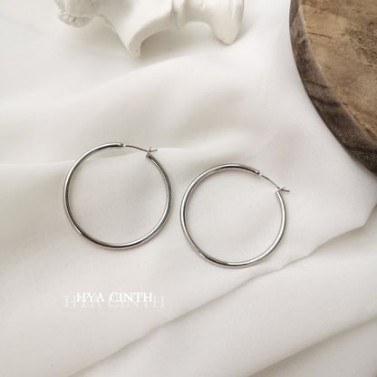 Women's Simple Round Minimalist Hollow Ear Hoop Jewelry Earrings