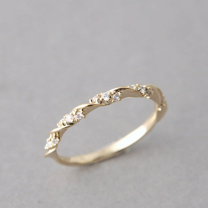 Charming Ribbon Gold Diamond Hand Jewelry Rings