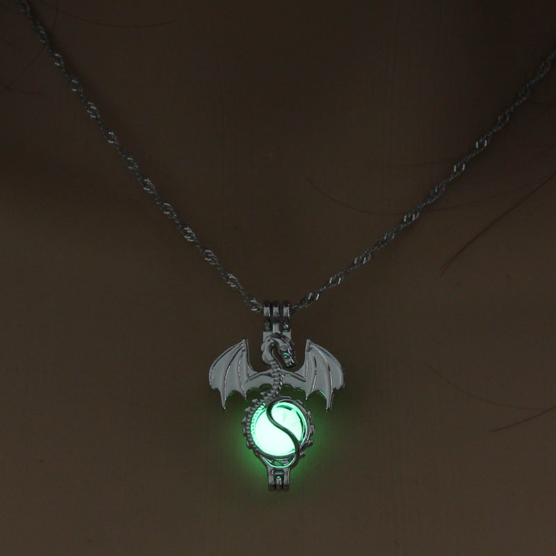 Noctilucent Fashion Flying Dragon Halloween Creative Necklaces