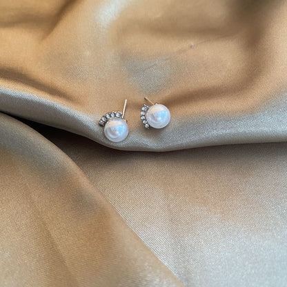 Hepburn Style Pearl Design Ear Hook Fashionable Earrings