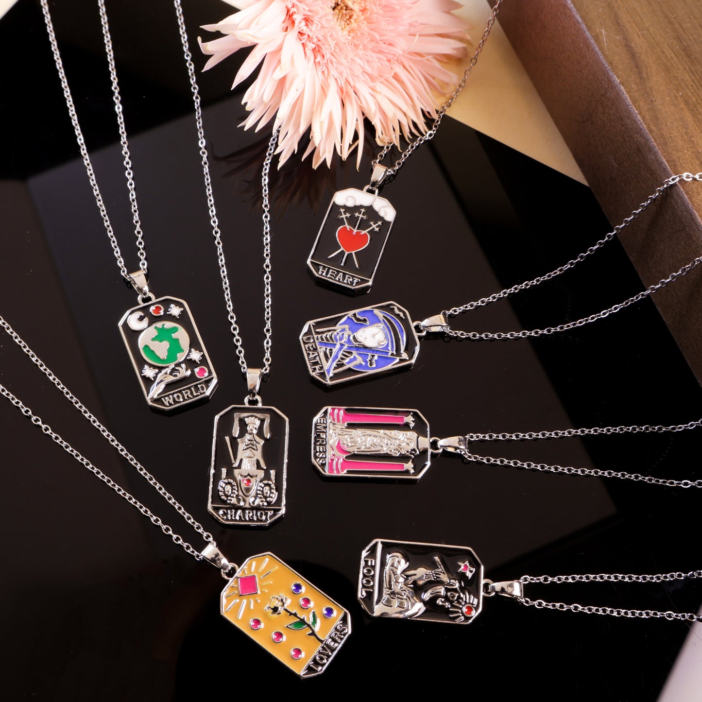 Women's Three-dimensional Embossed For Light Luxury Minority Necklaces