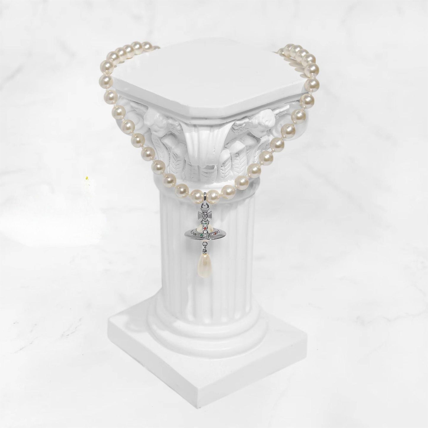 Women's Single-layer Pearl Three-dimensional Saturn Ufo Water Necklaces