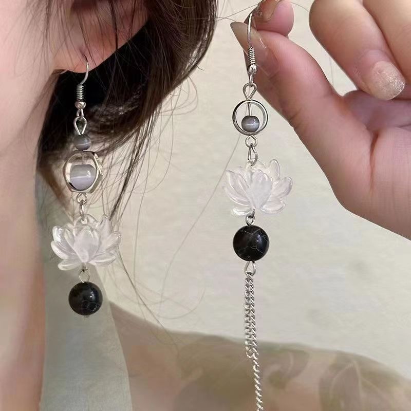 Women's Chinese Style Fan-shaped Pearl Retro Temperament Long Rings